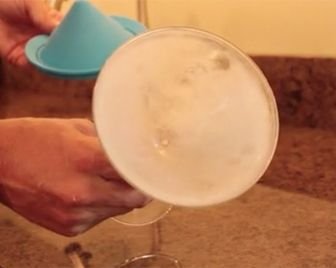 Новый гаджет для охлаждения коктейлей